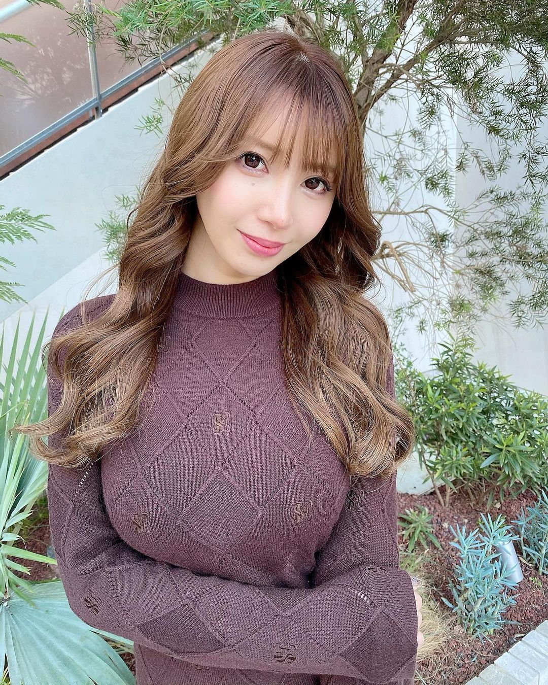气质出众的柜台小姐转职当写真女星！超正