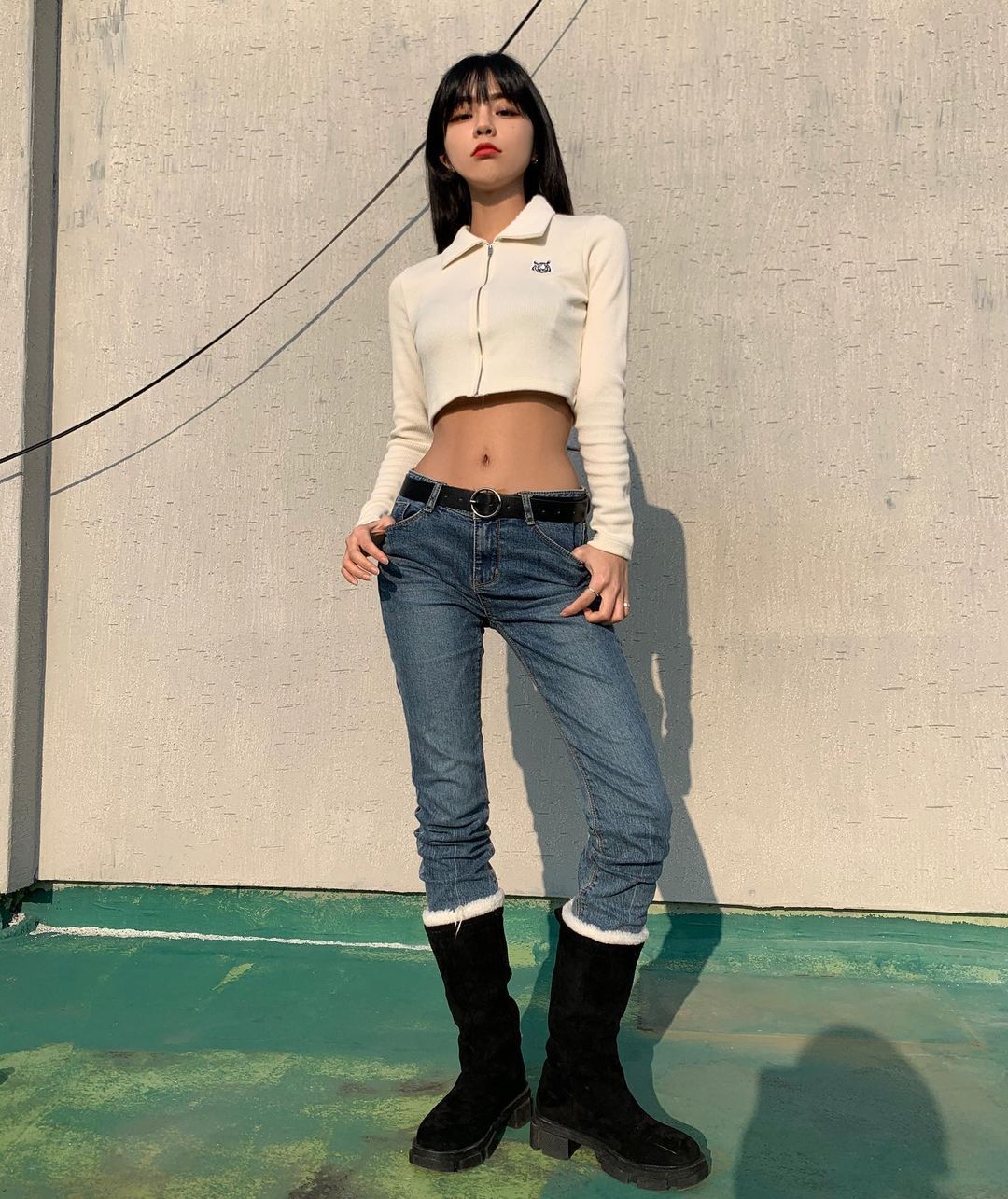 时尚性感路线回头率满分的妹纸HA_YOUNG 