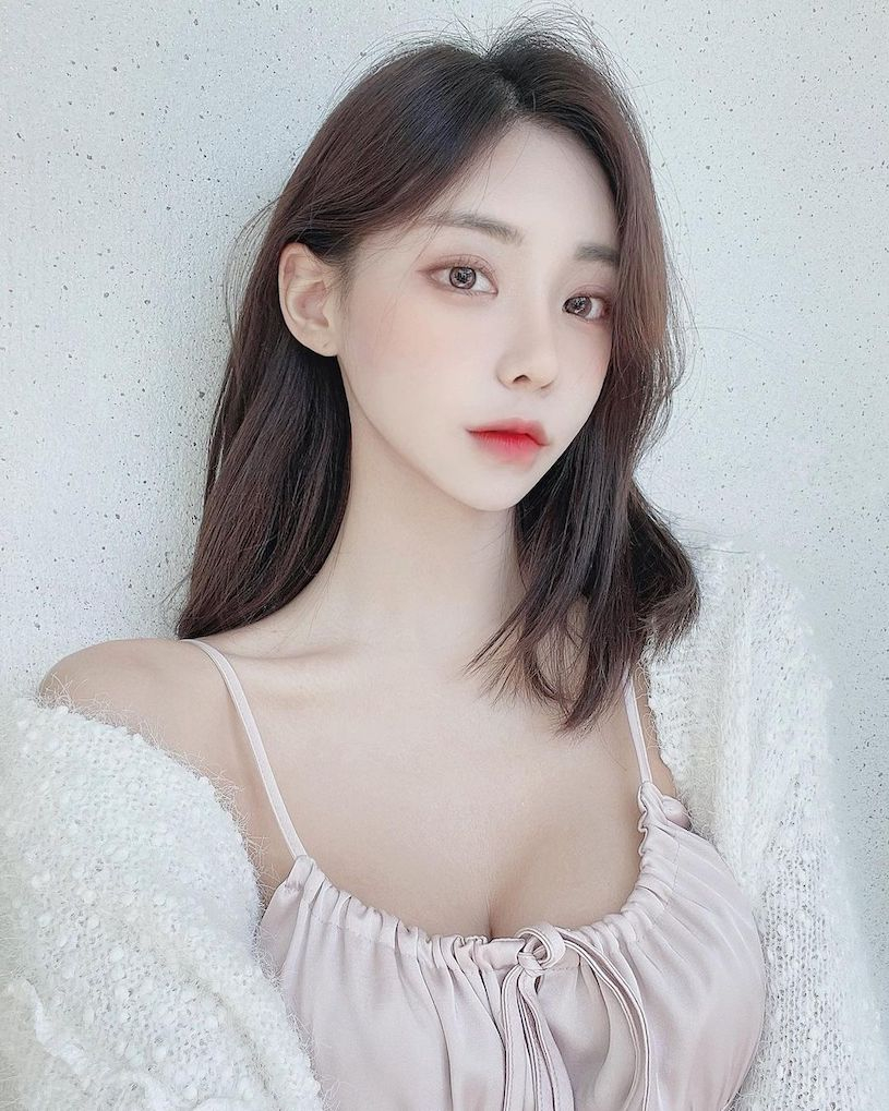 韩国的甜美DJ正妹「VELY」薄纱洋装辣照刺眼~