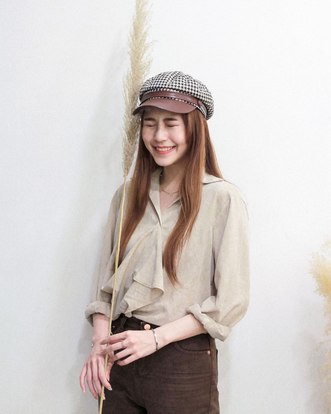 李花fafa 甜美脸蛋看不出173 外型模样太迷人