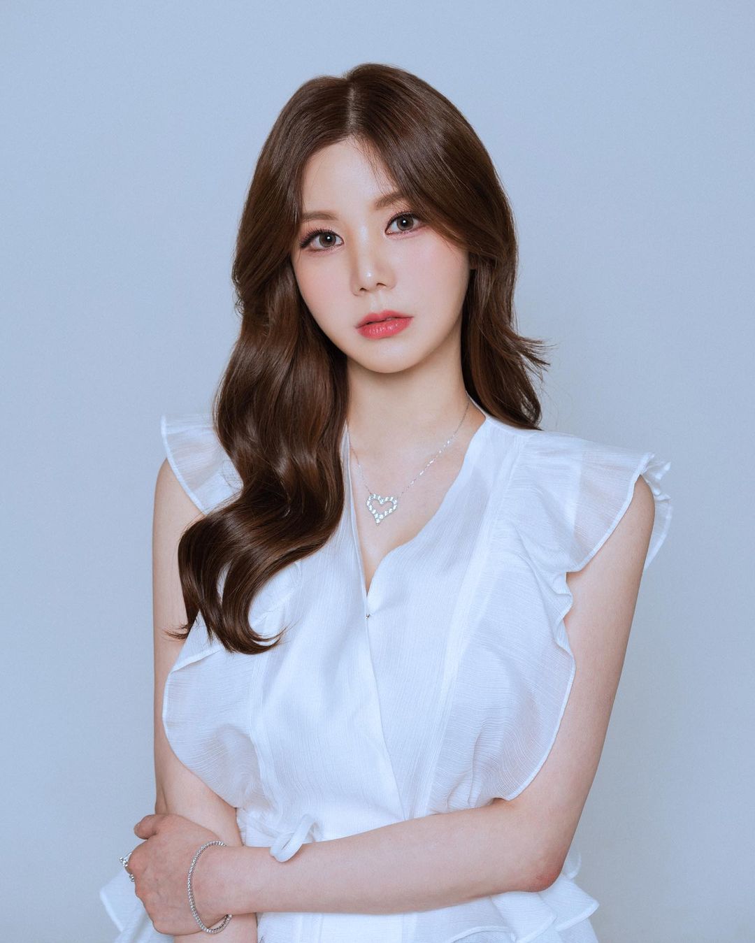 韩国美女药剂师「 최 윤 혜 」很凸出的型呀～