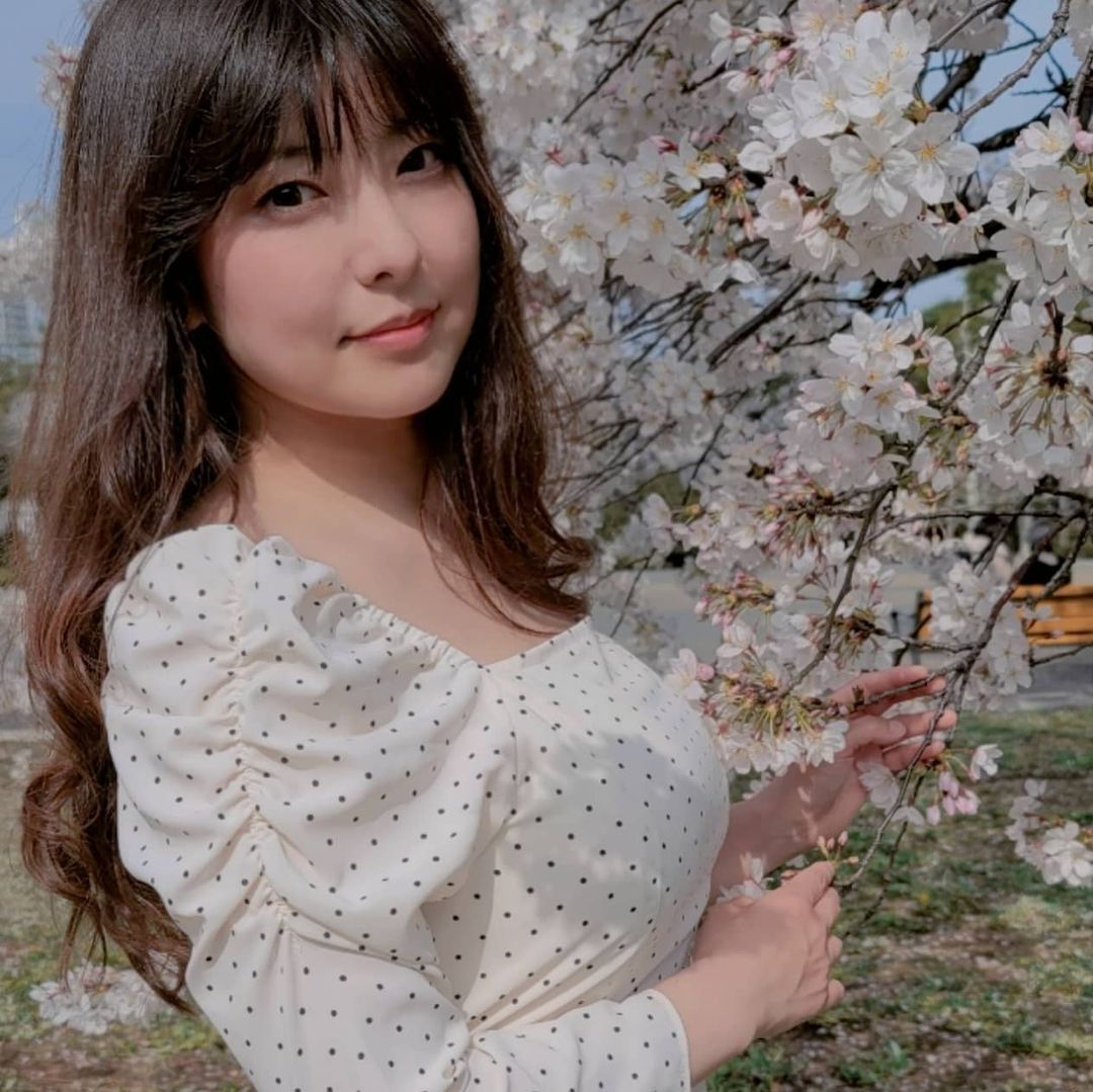 36岁的花井美里 时光不返但依旧甜美可爱，好身材