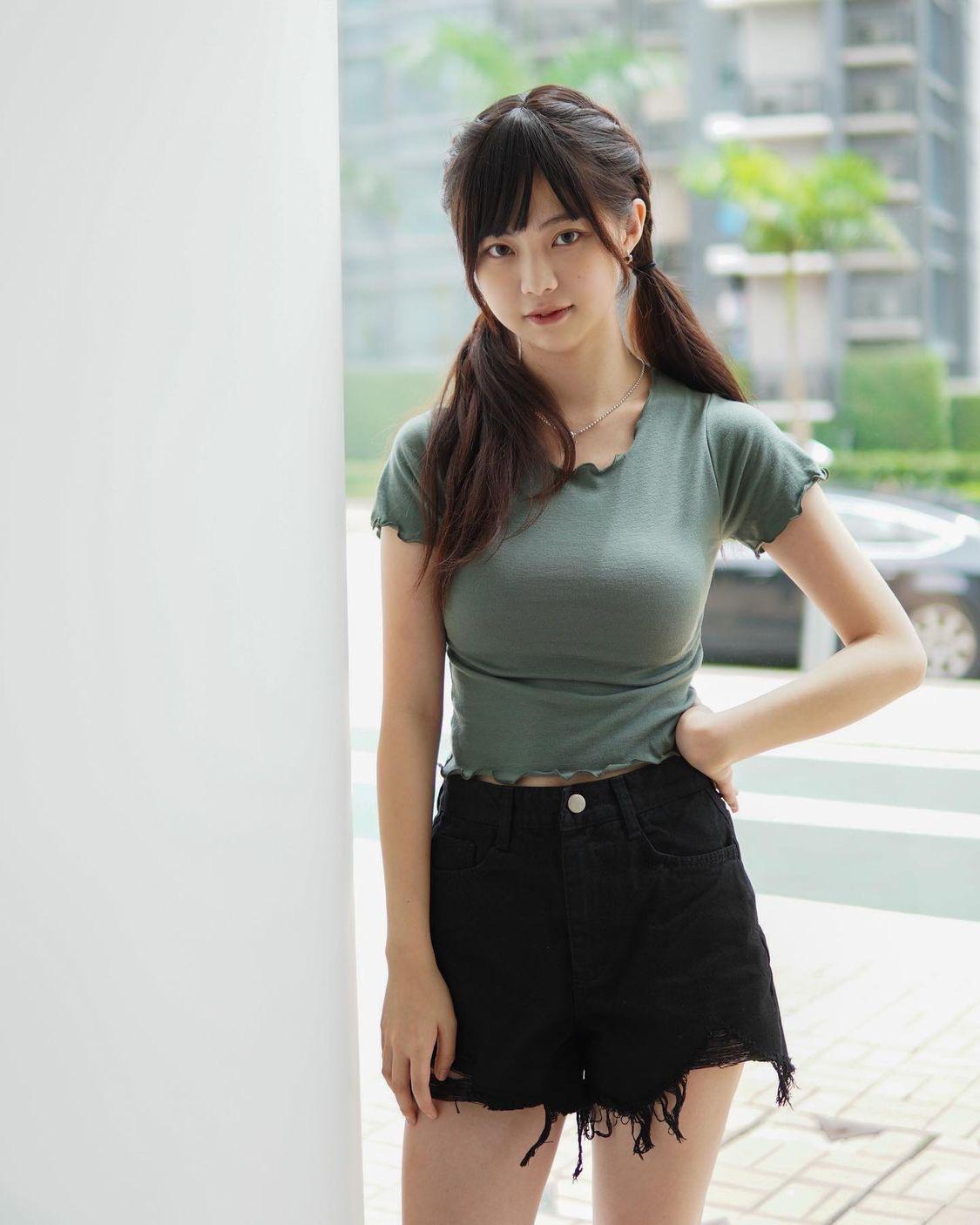 被封为「港版周子瑜」区明妙长开了真美！