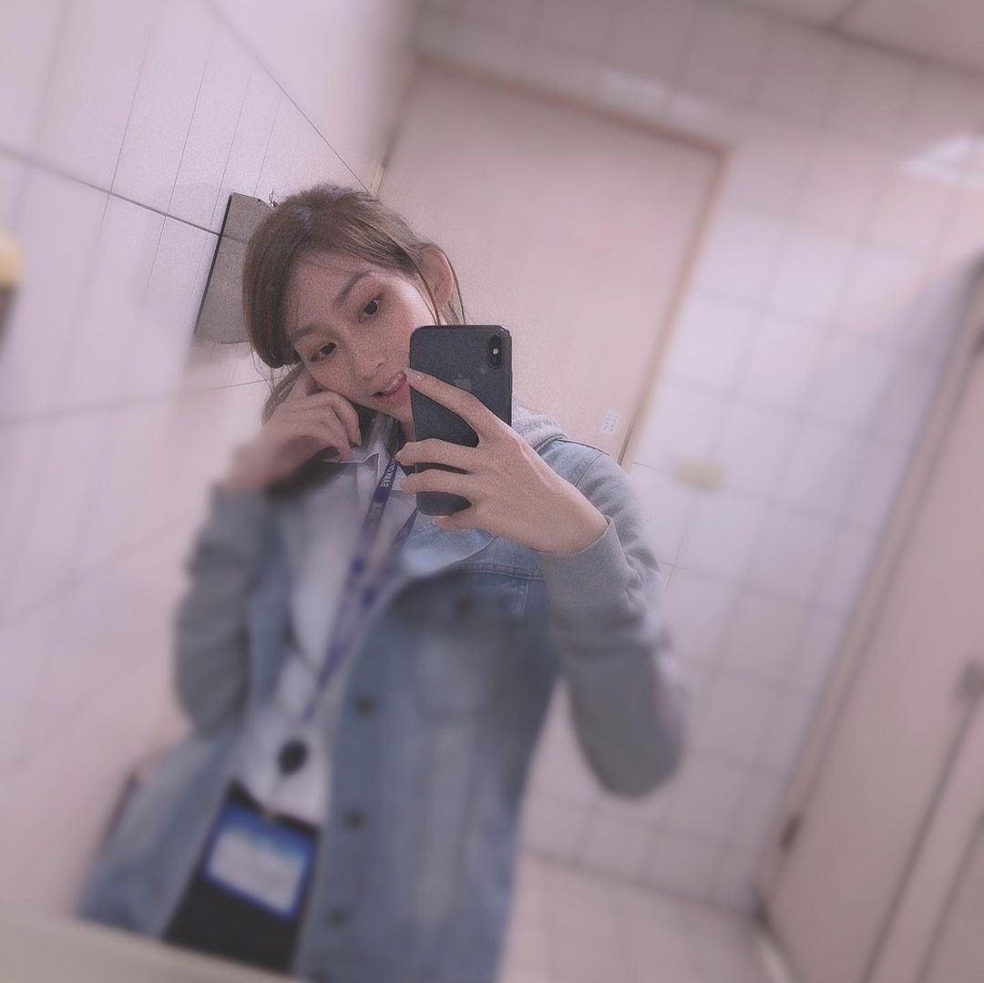 银行柜员「Mika」是斜杠少女放假就化身模特儿展现性感的一面