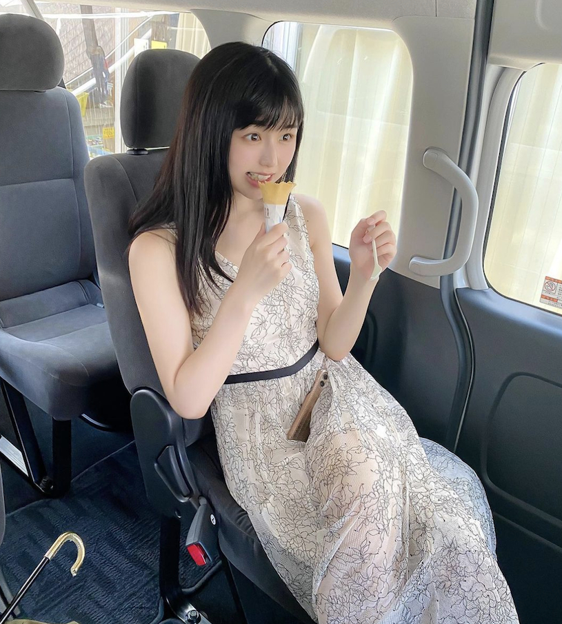 她来了！事业心好强大喔！ 甜美气质魅力十足