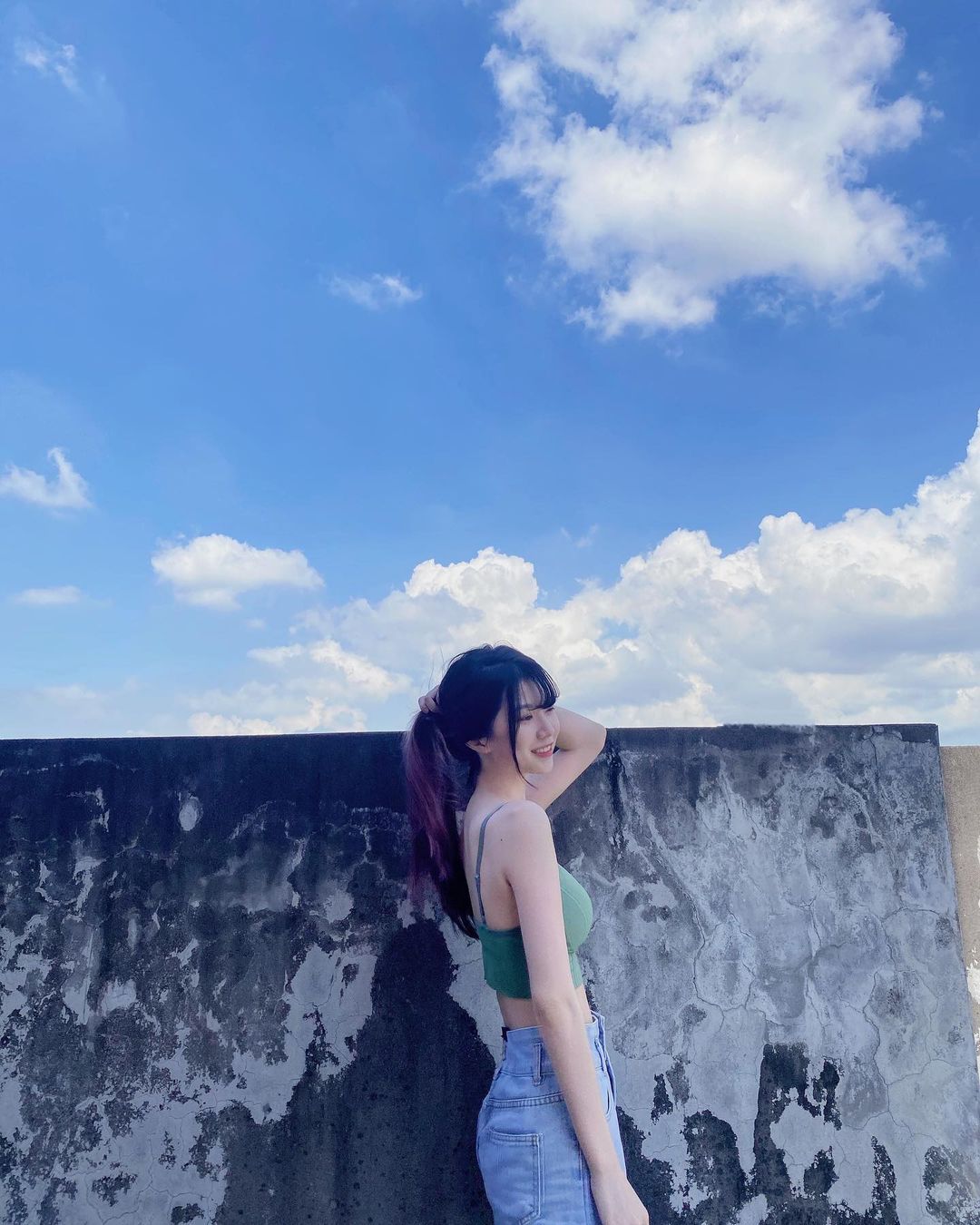 清新甜美的正妹女大生「惟蒨」整个眼冒爱心了！