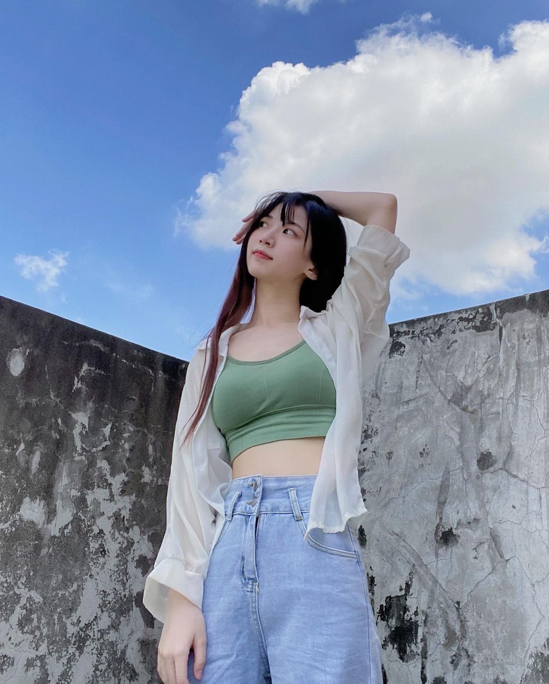 清新甜美的正妹女大生「惟蒨」整个眼冒爱心了！