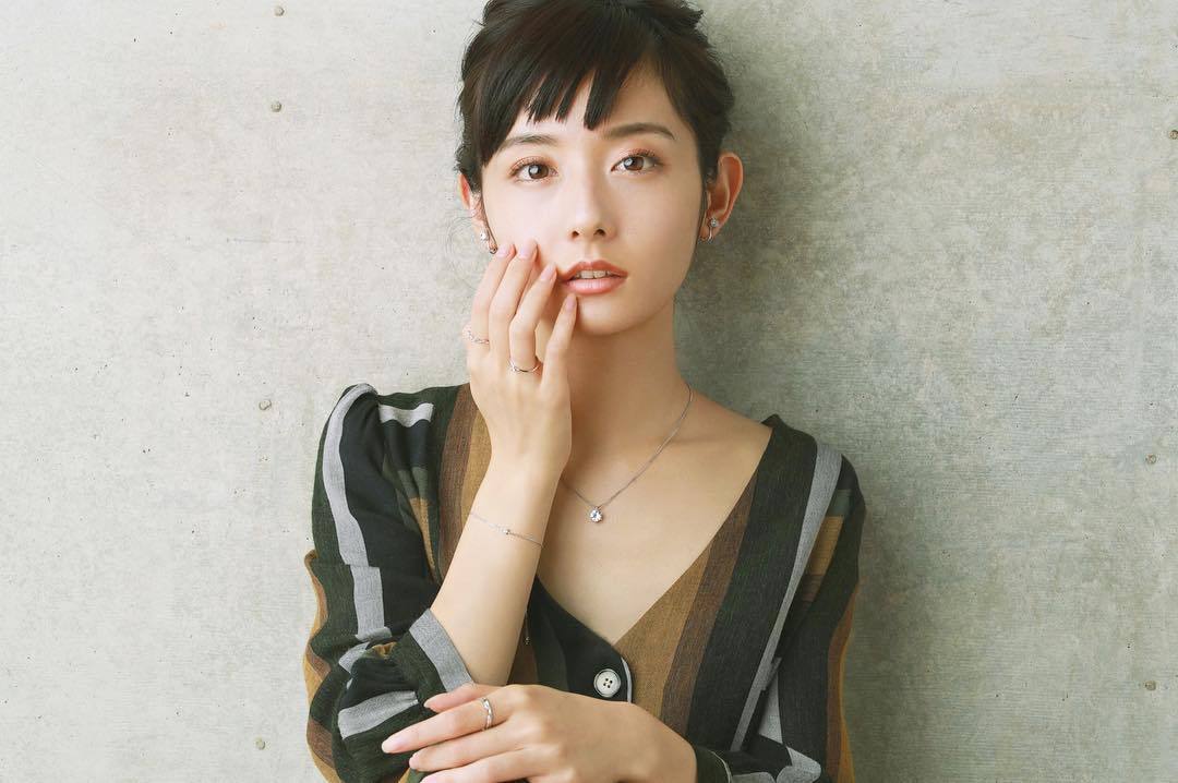 因奇迹美照 称作千年一遇天使正妹的「桥本环奈」