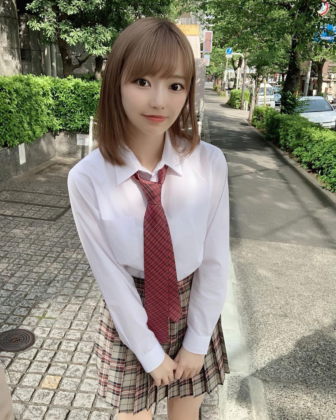 日本女生穿生高中制服就是有种魔力，怦然心动！