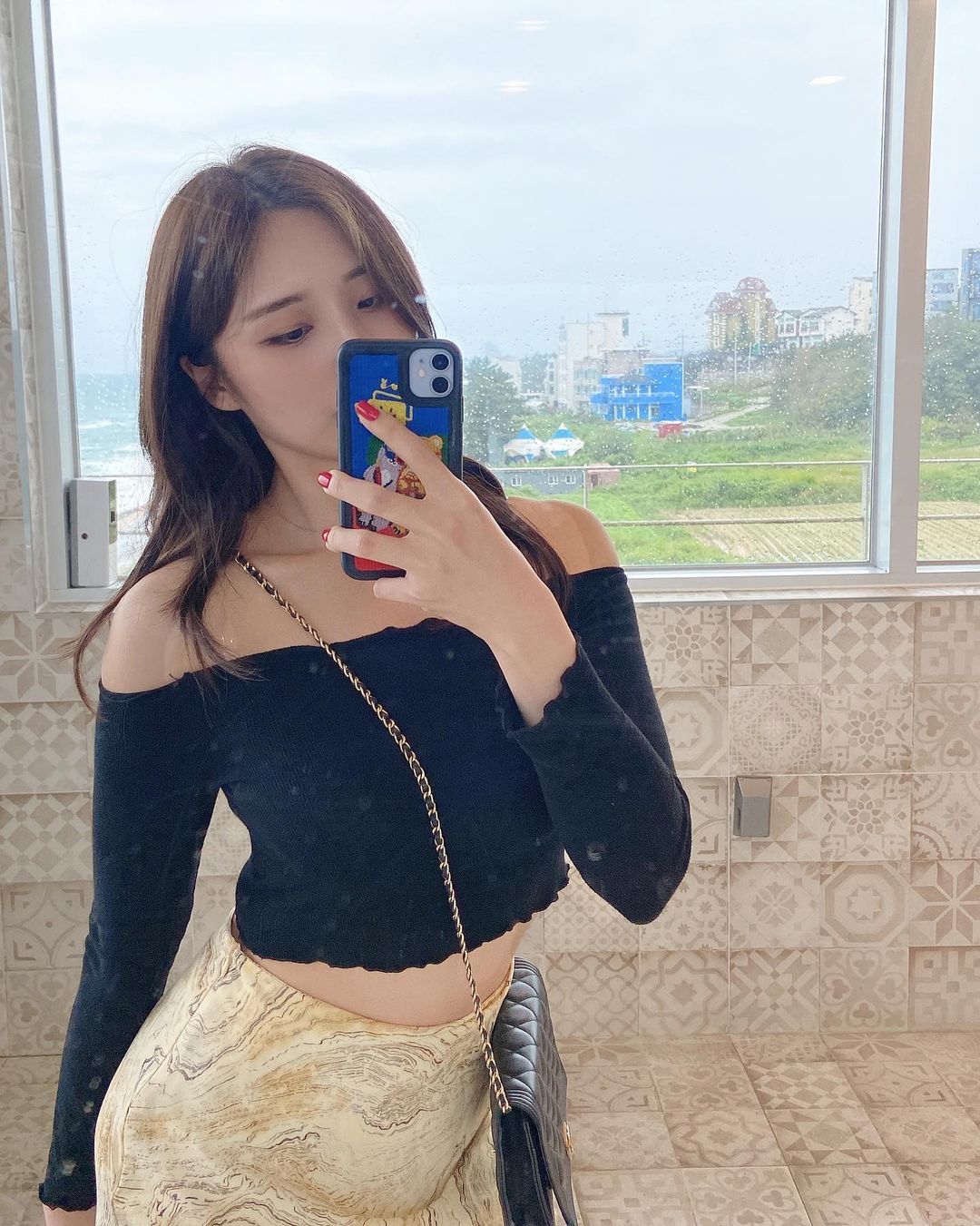 高尔夫球场偶遇无袖紧身针织衫大美女