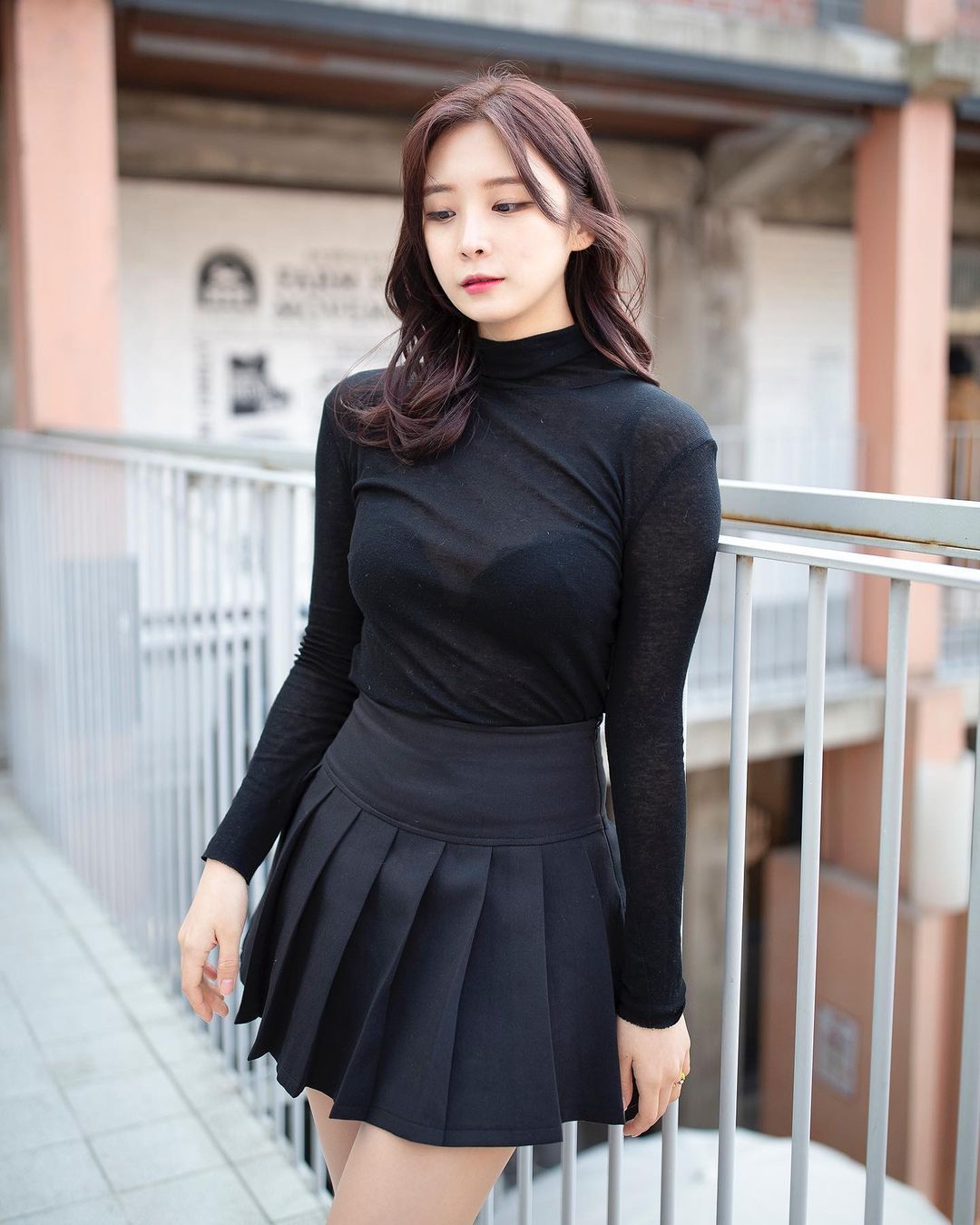 高尔夫球场偶遇无袖紧身针织衫大美女