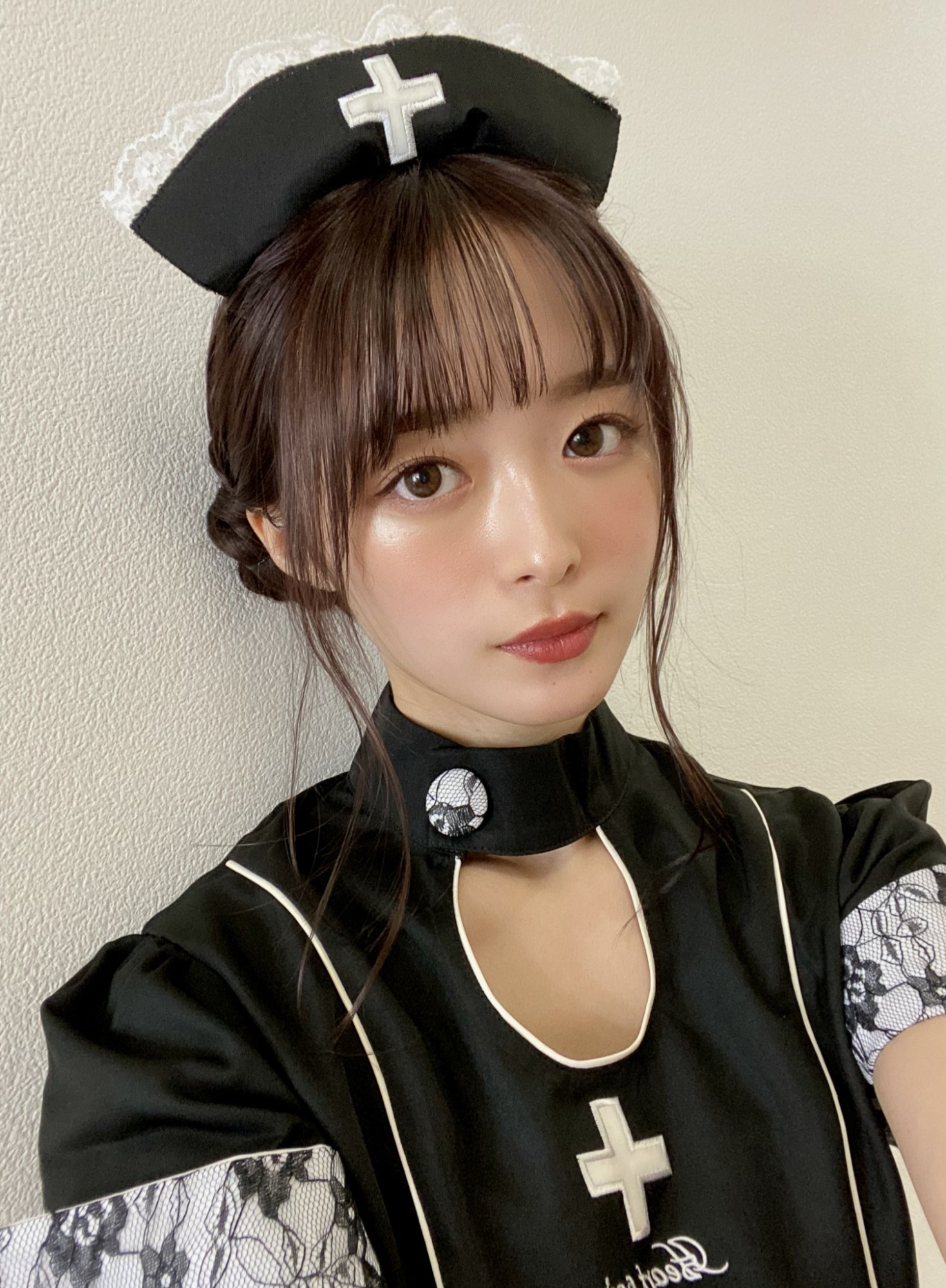 魅惑系正妹「优希クロエ」空灵长相宛如真人洋娃娃 深邃双眸彷佛随时在放电