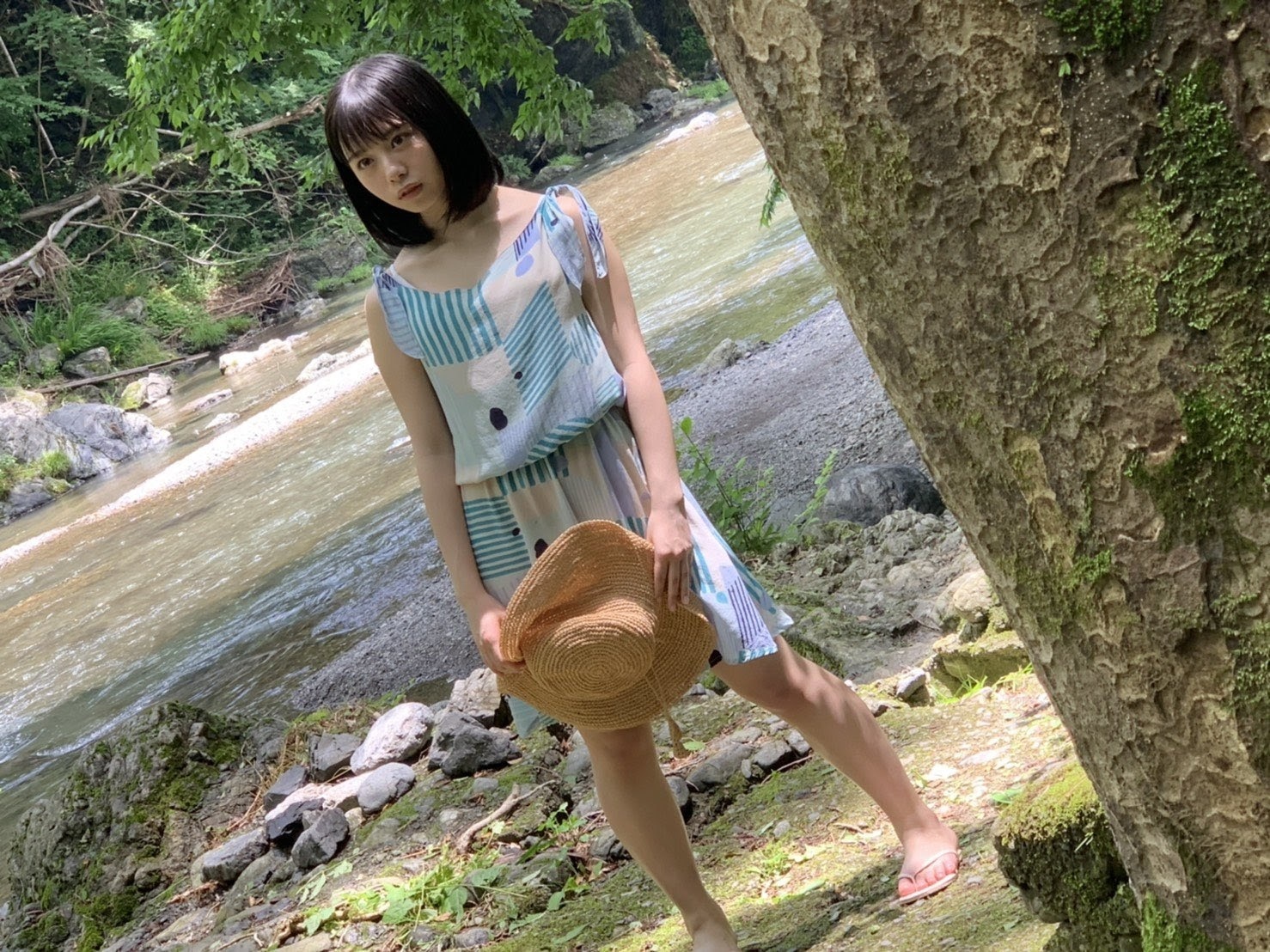 短发小萝莉「峰岛こまき」仿佛从二次元走出来