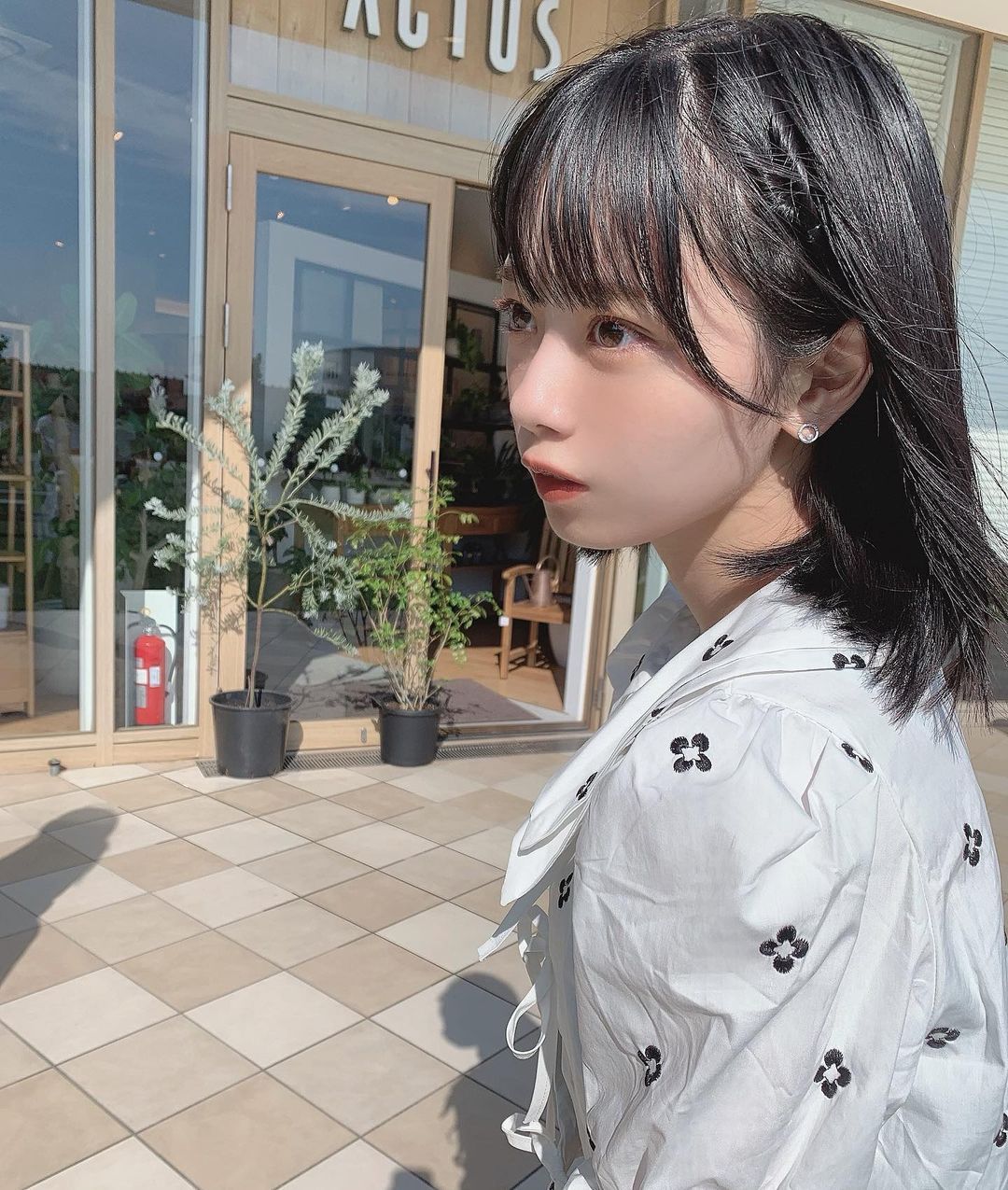 短发小萝莉「峰岛こまき」仿佛从二次元走出来