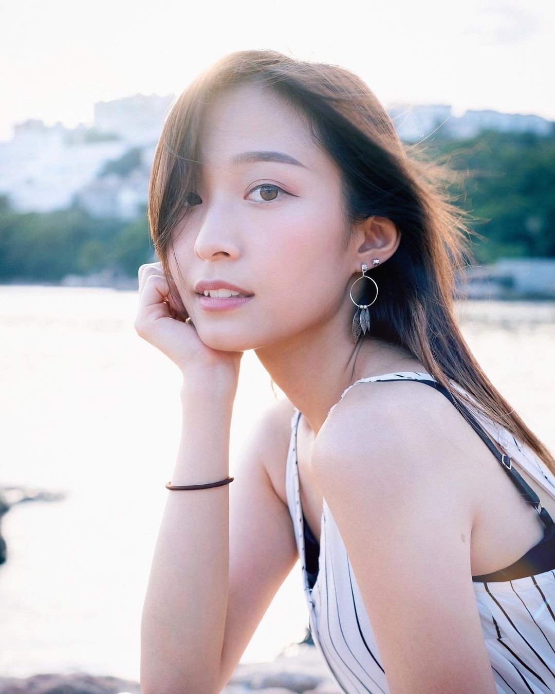 香港高人气正妹 Sugar Kan 白嫩的肌肤无瑕的吹弹可破