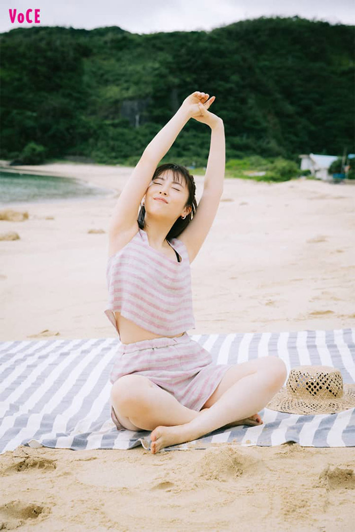滨边美波首次公开写真集「浜辺美波写真集20」泳装照卖点