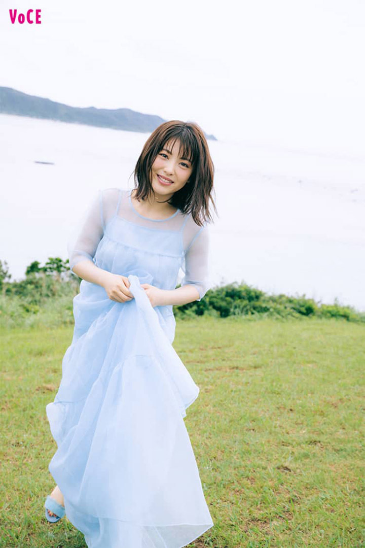 滨边美波首次公开写真集「浜辺美波写真集20」泳装照卖点