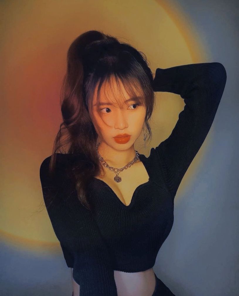 马来西亚甜美妹子「Milooo」好曲线