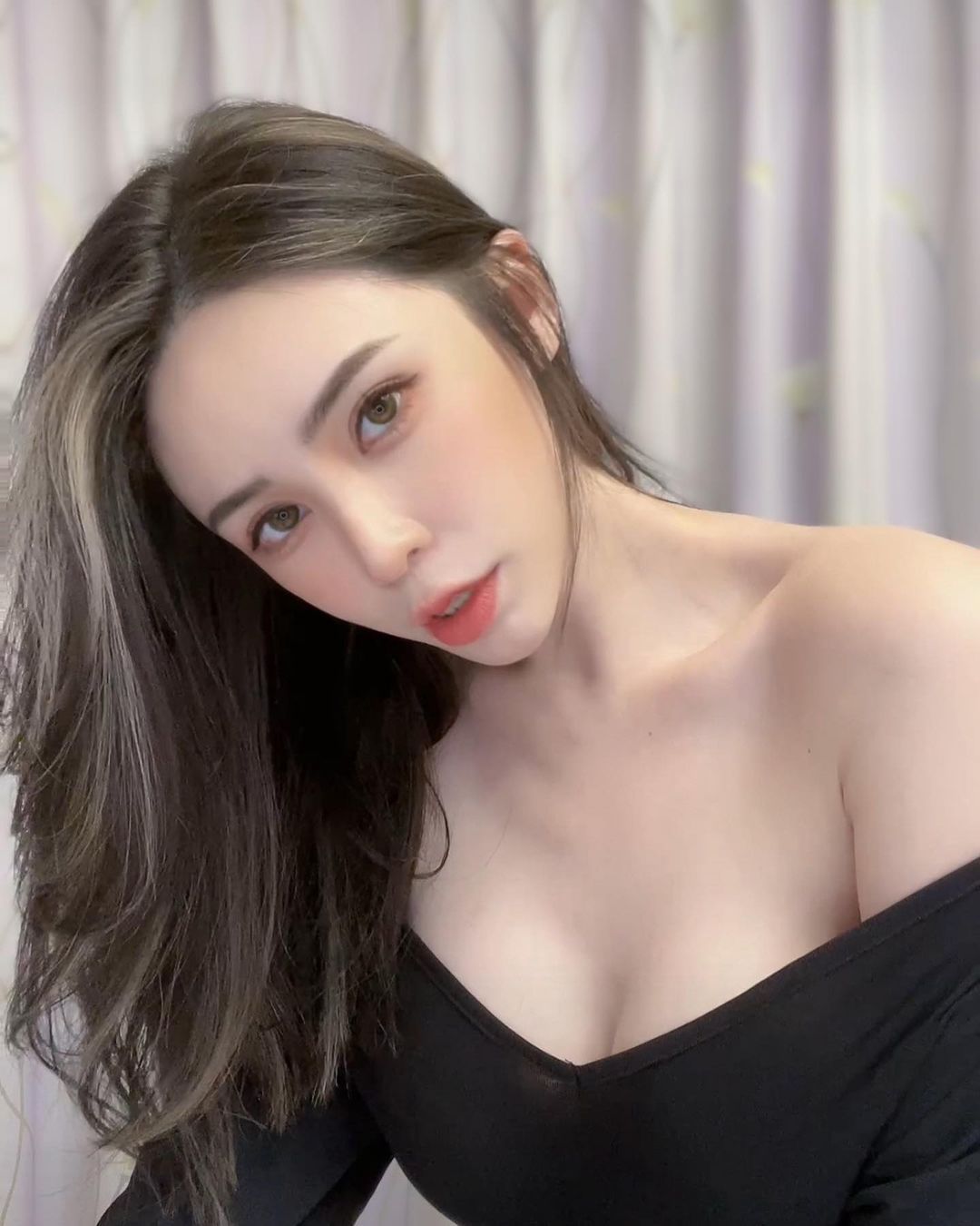 女郎Nicole Lee 只因朋友圈晒了一张照片，引发网友...