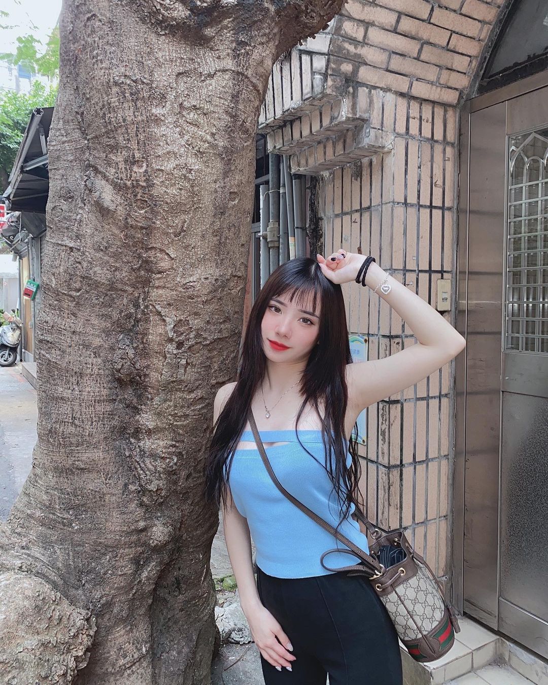 Instagram正妹「桃ㄗmomo」让人恋爱的天菜女孩啦