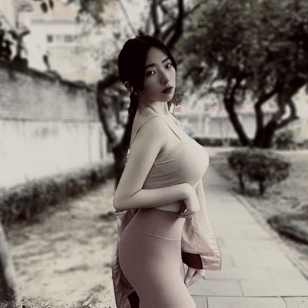 爱骑重机的妹子 江宛庭Katherine Chiang