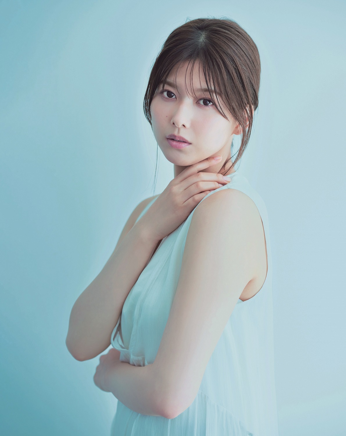 樱坂46成员渡边理佐将杂志『blt graph. vol.70』封面及卷头登场