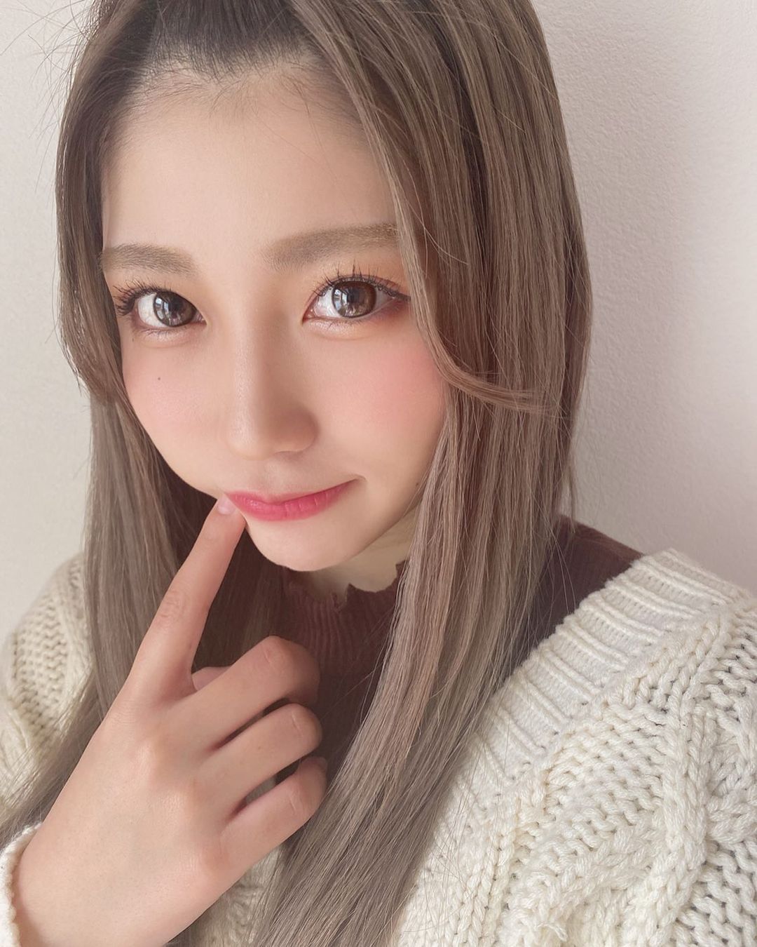 偶像团体「chuLa」成员之一「夏目みさき」内暗藏的隐系正妹
