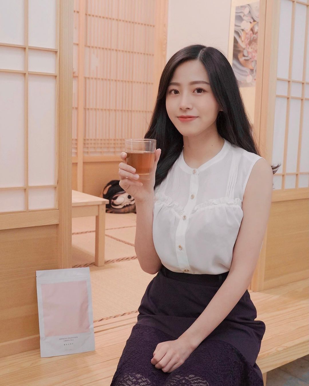 正妹营养师「Feibi」同时还是一位知性温婉的小美女