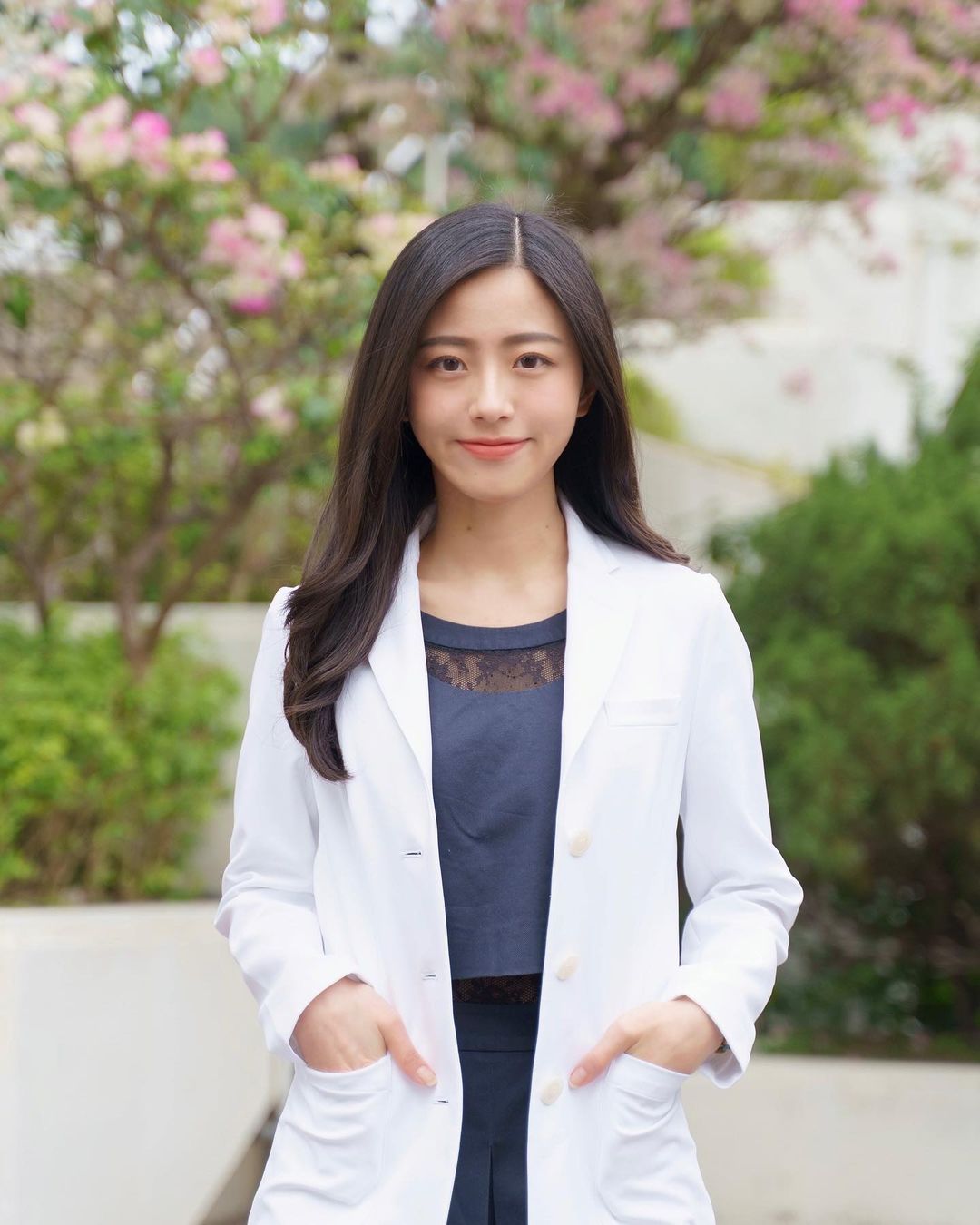 正妹营养师「Feibi」同时还是一位知性温婉的小美女