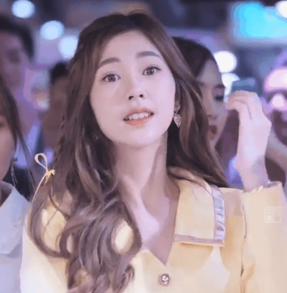 看着这位泰国妹子Nilawan Iamchuasawad突然有一招心动的感觉