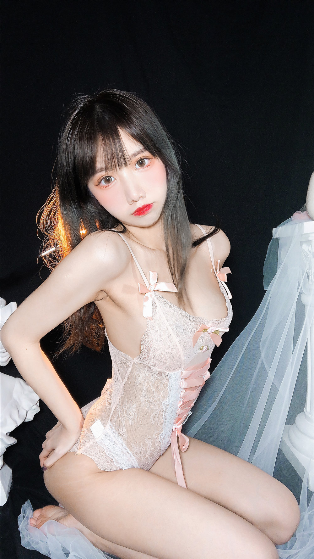 性感网络红人@果咩酱w – 春天里的私房情趣[24P1V-163MB]