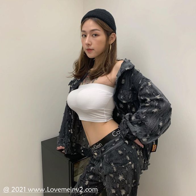 Joanne (1)