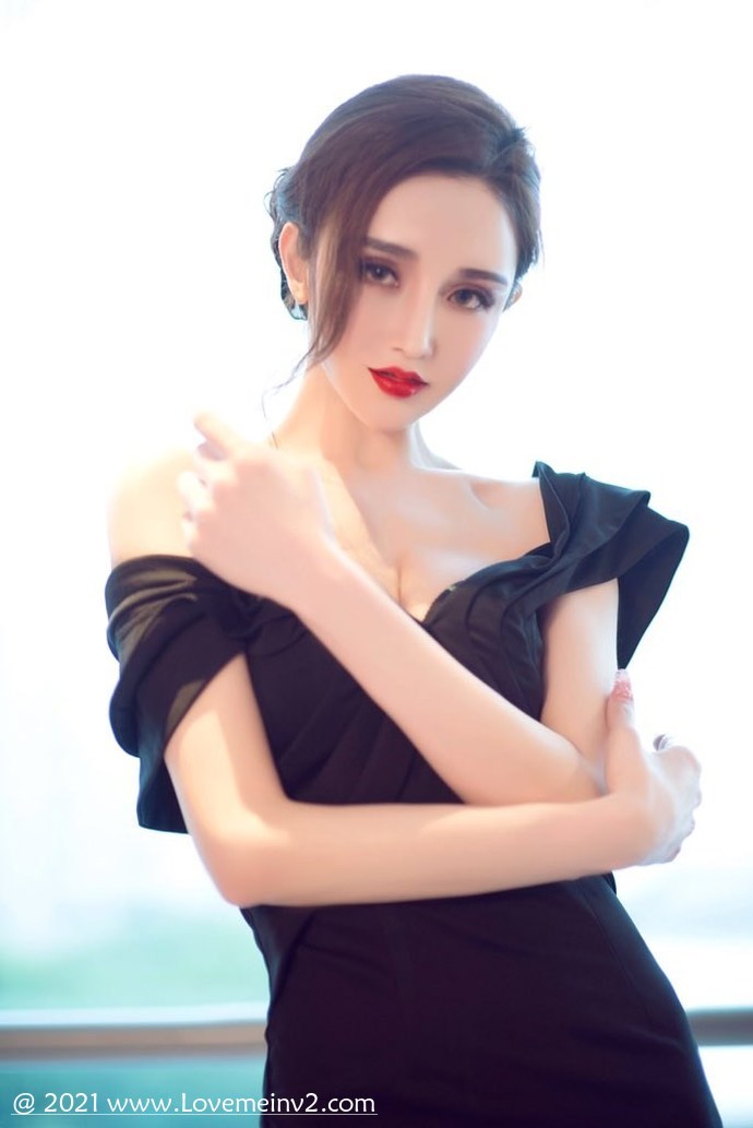 阿依努尔瓦娅个人资料介绍