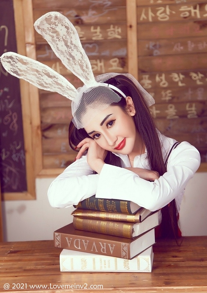 阿依努尔瓦娅4