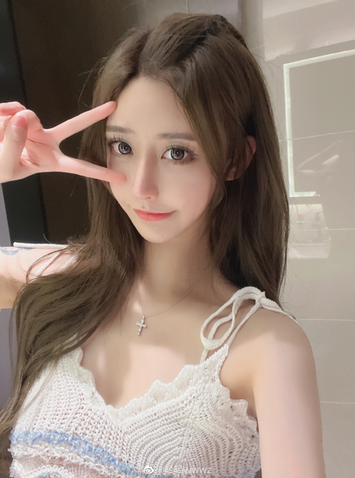 轻轻wwwz个人资料介绍