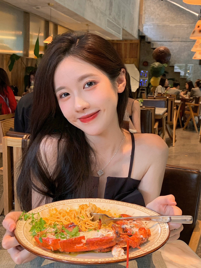 梨涡允允个人资料介绍