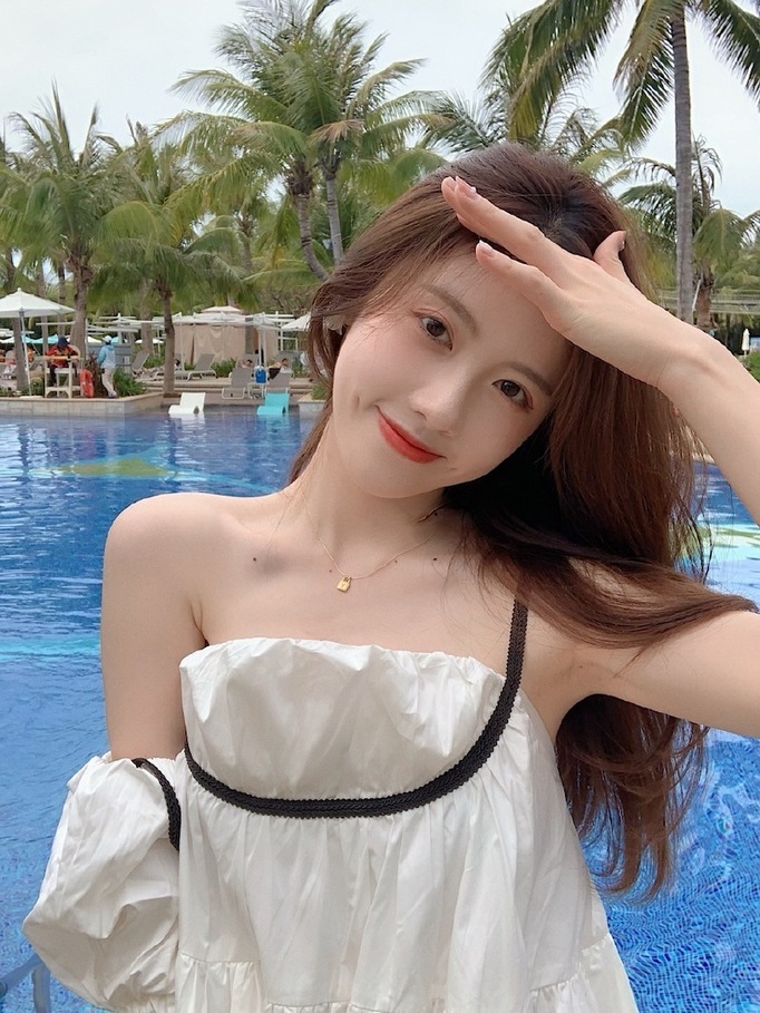 梨涡允允 (4)
