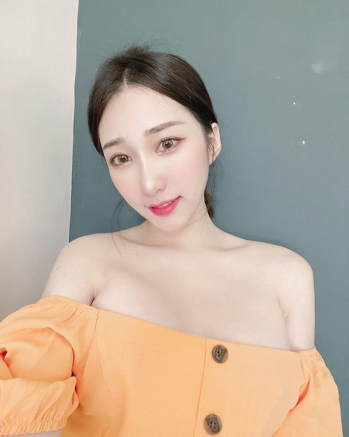 Sunny岑晴晴 (2)