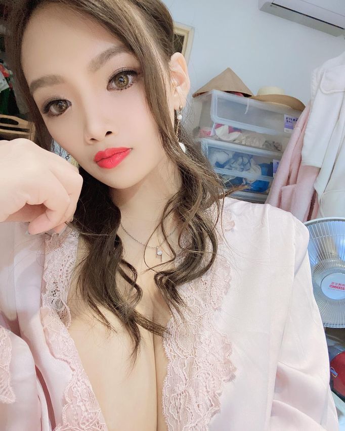 菲菲  (4)