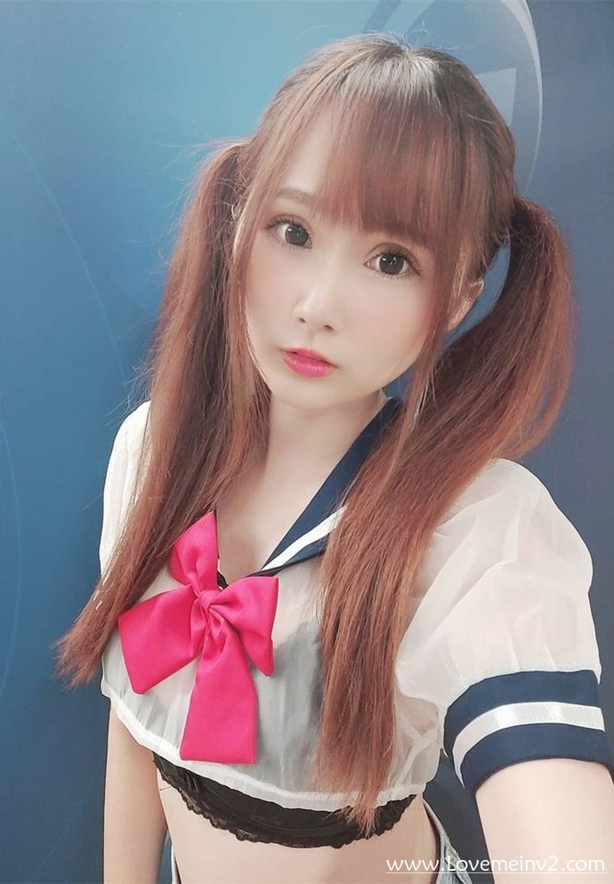 周依依 (1)