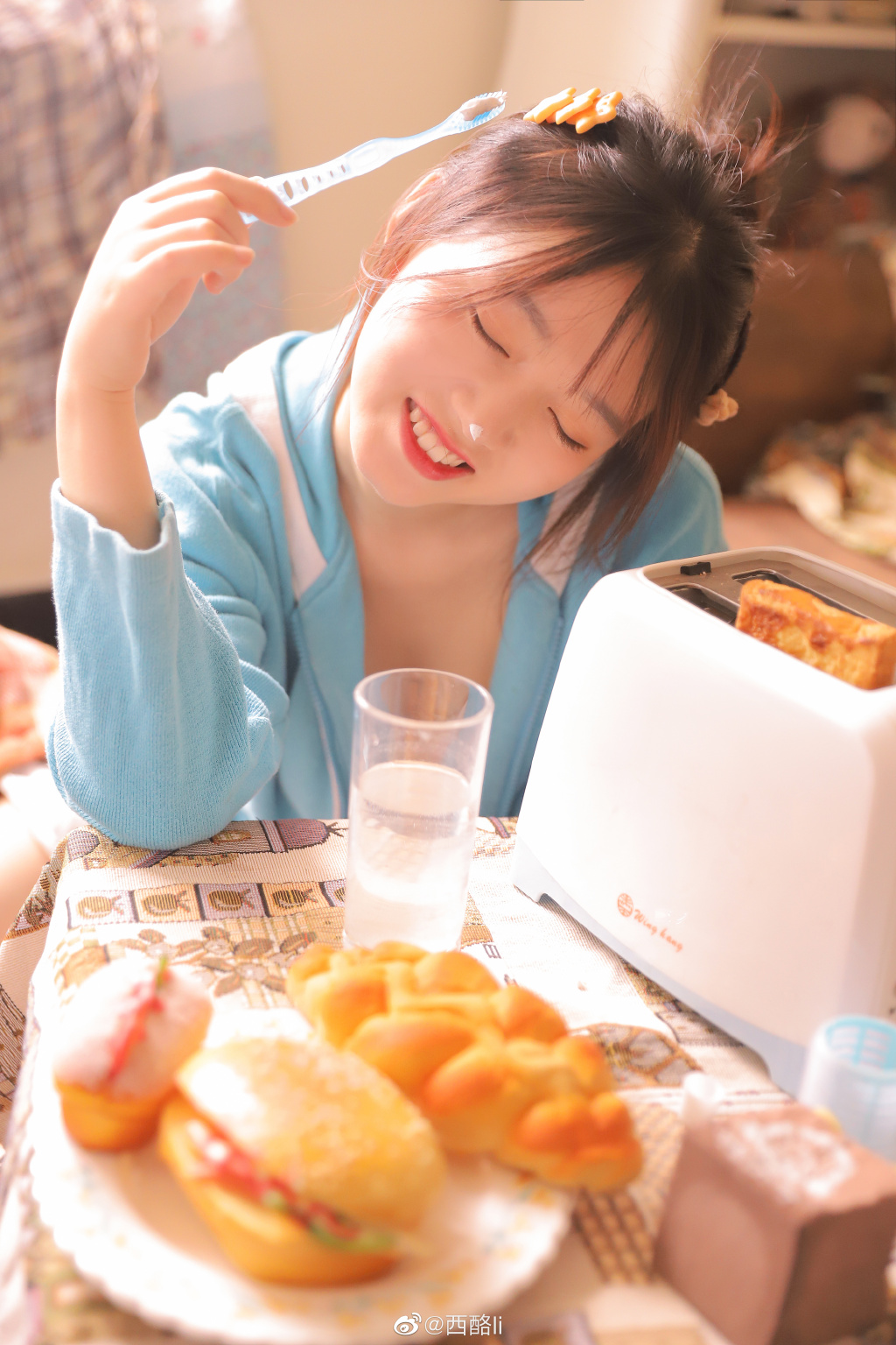 猫系少女@西酪li 真的好清新呀~