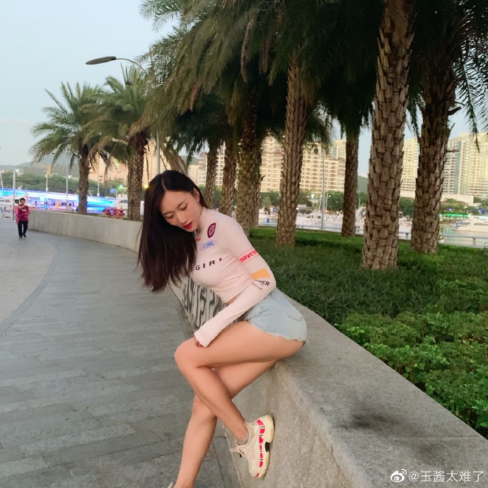 斗鱼主播“抖玉”称号可不是白来的，网友直呼顶不住！