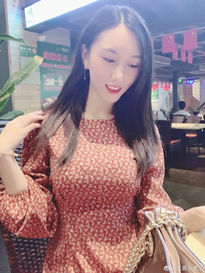 斗鱼主播“抖玉”称号可不是白来的，网友直呼顶不住！
