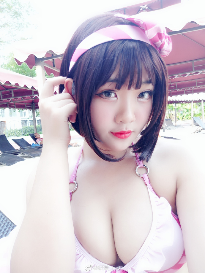 看妹吧微博妹子推荐@妃诺_Fio 肉肉的感觉！