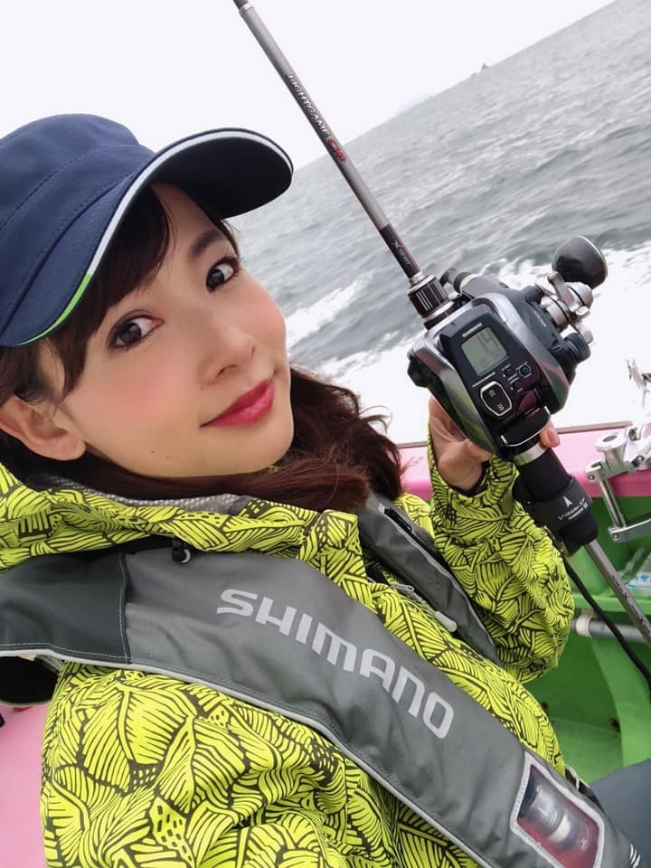 二十出头被冠上钓鱼高手的日本美少美女阪本智子