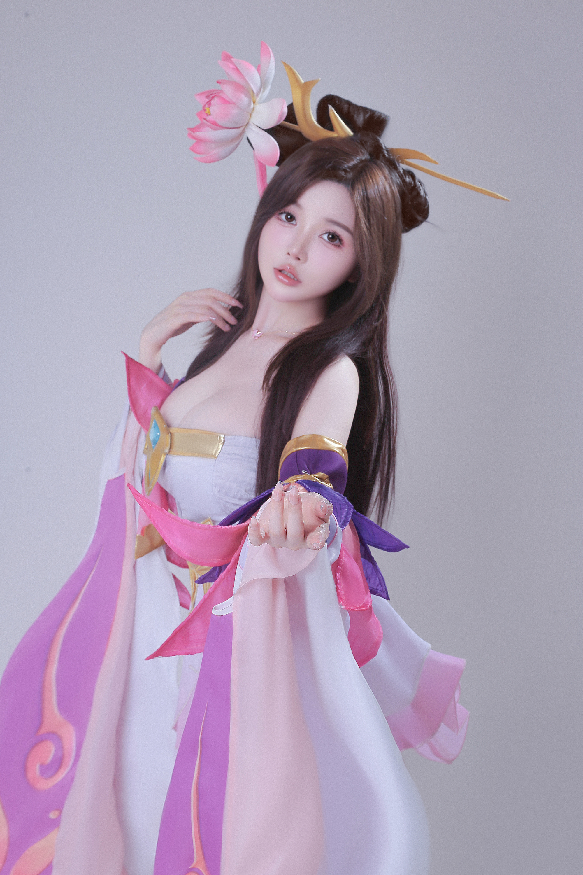 可龄团创始人 糯美子MINIBabe 荷花仙子图